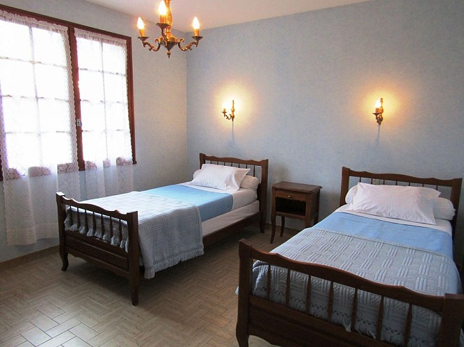 Hauquin - chambre2 2lits 1pers