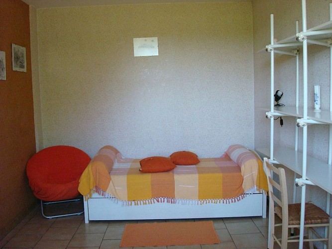 Pussacq n°12 - salon TV