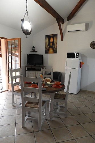 Gîte Dizart avec terrasse, chambre indépendante, climatisation