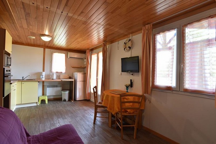 Ferme eslous salon cuisine