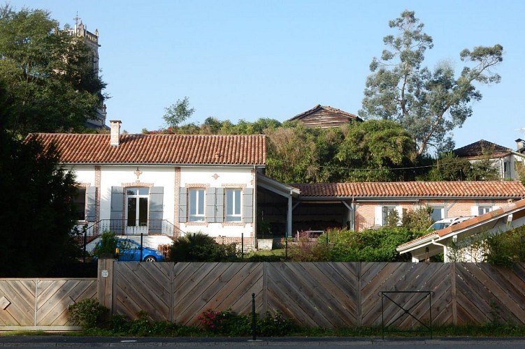 Petite maison au coeur du village entièrement renovée