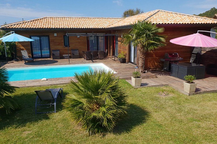 Villa avec piscine chauffée à 2km des plages