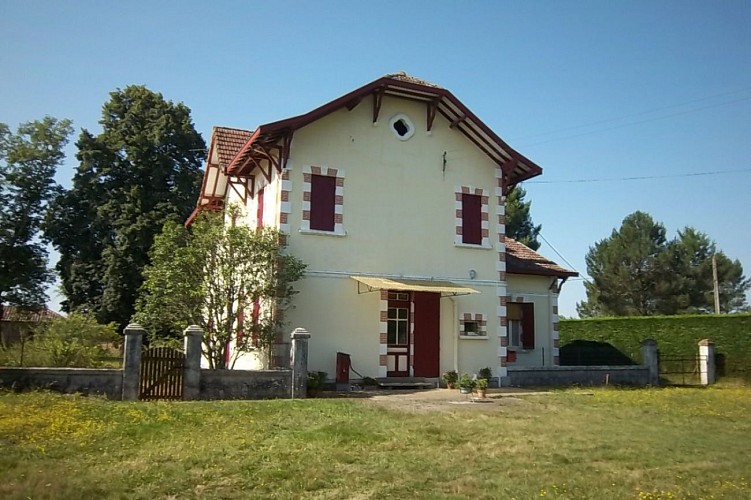 Grande maison idéale pour deux familles ou famille nombreuse