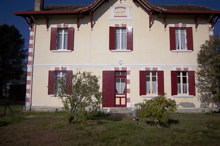 Grande maison idéale pour deux familles ou famille nombreuse