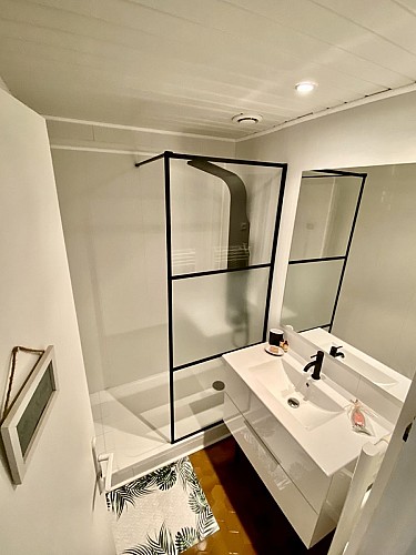 Salle d'eau appartement 8