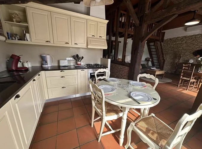 Cuisine salon salle à manger L'étape - St Germain - St geours Auribat