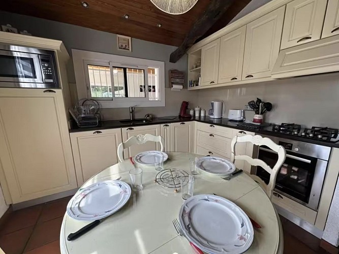 Cuisine 2 L'étape - St Germain - St geours Auribat