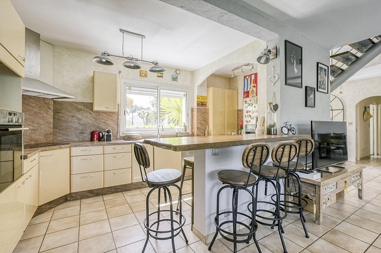 8-villa-dousbastes-messanges-bnb1-HLOAQU040V50GGYI-size2048