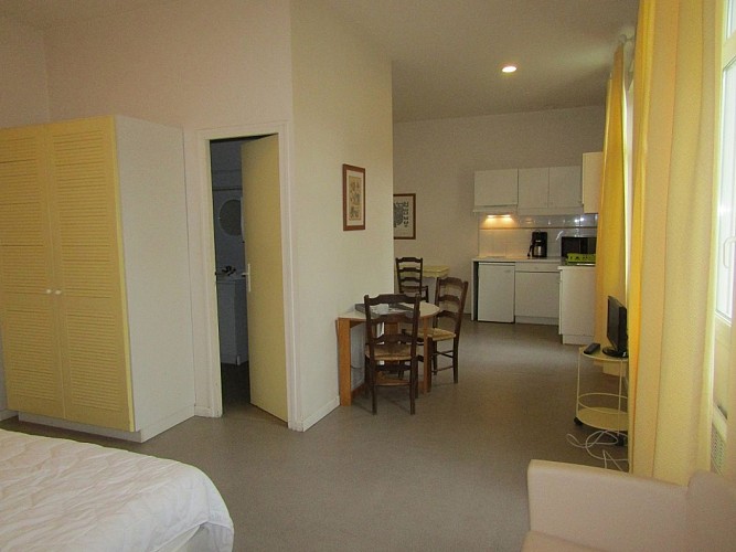 Résidence des Sources - séjour kitchenette lit