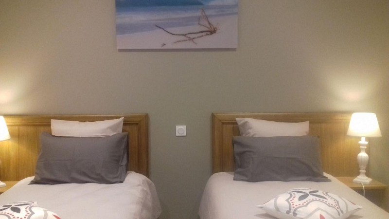 Chambre lit double du gîte Le Clos des Pins gite 10664 à Léon