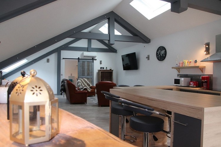 Sarciat - séjour accès chbre