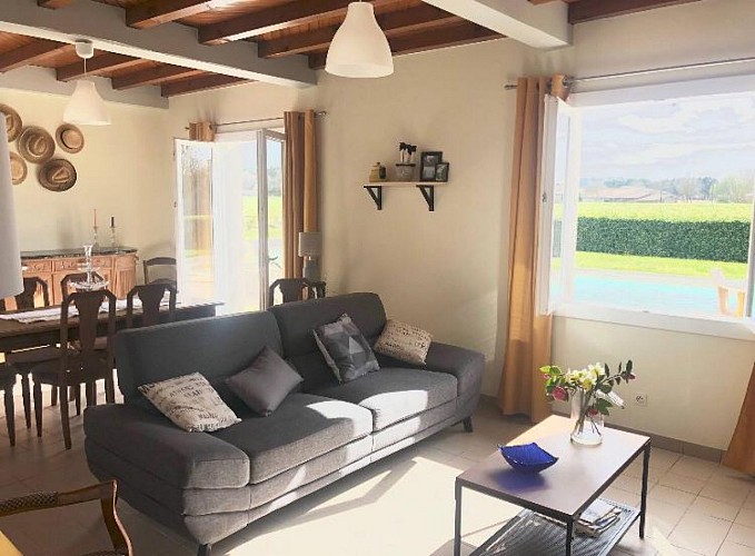 Salle à manger Gîte A Nouste à St Jean de Marsacq avec Gîtes de France Landes
