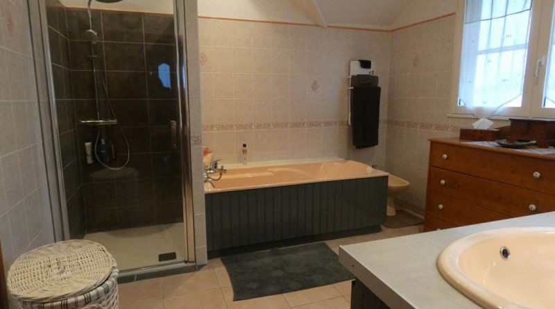 Vallery - Salle de bain rdc