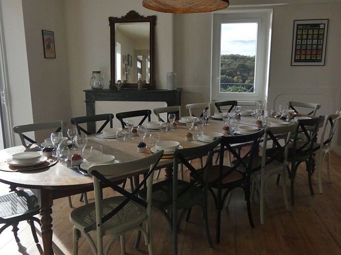SAlle à manger de la Maison Huron à Geaune avec Gîtes de France Landes