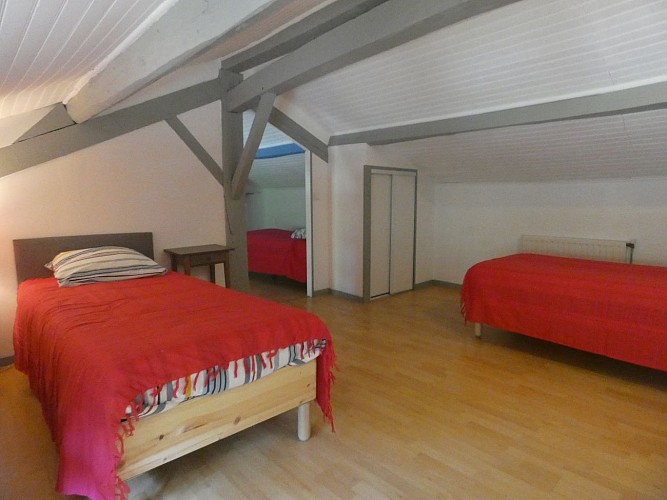 chambre-enfilade-gite-pernaout-belis