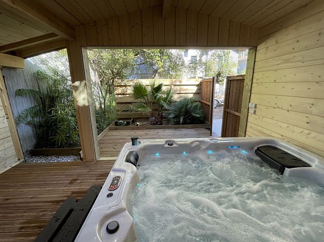 SPA LAKE &amp; SEA 1