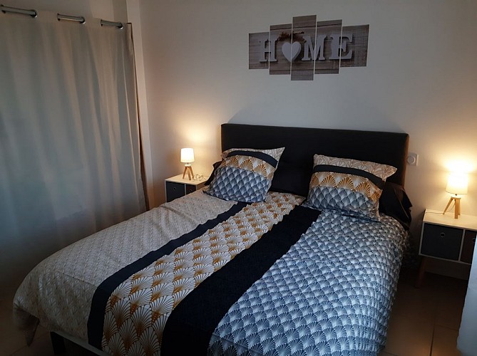 Devaux Bidaou - chambre lit 2p penderie