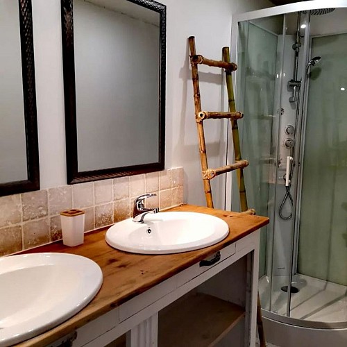 Ribeirpo - ch1 salle d'eau privée