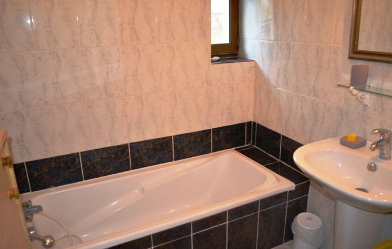 Gite-l-occitane---salle-de-bain