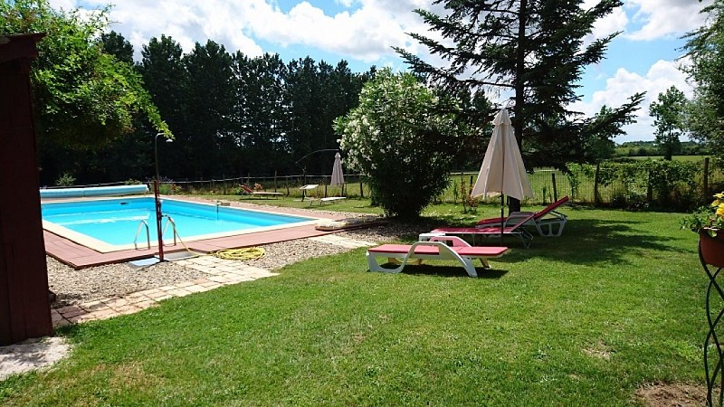 miramont-gitedescaleches-2017-piscine1