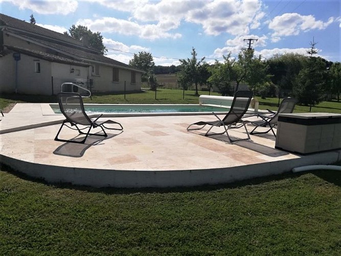 HLO_Gite Soleil_Monclar_piscine