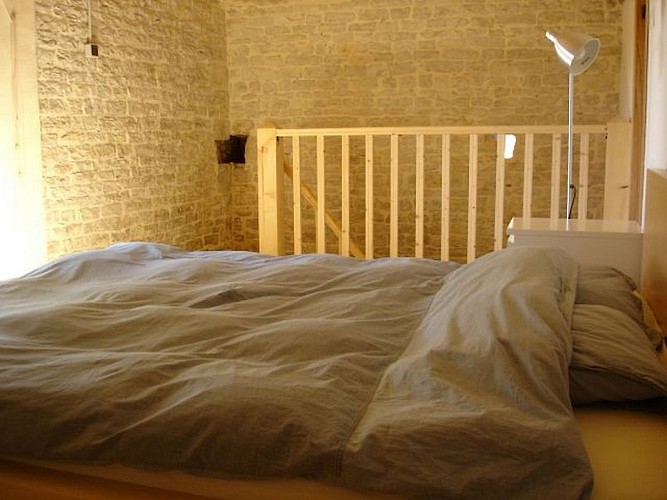 HLOAQU047FS00334_Thézac_Canel_L'écurie_chambre