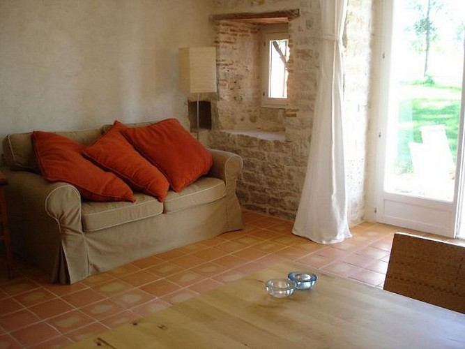 HLOAQU047FS00334_Thézac_Canel_L'écurie_salon