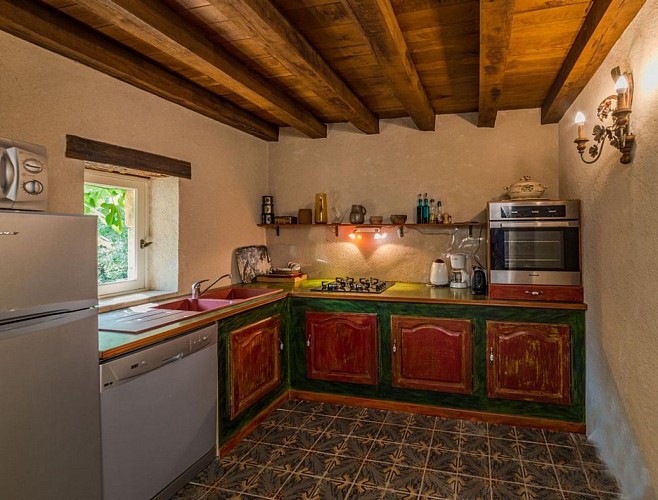 HLOAQU047FS003EH_Sauveterre_leprincenoir_Gérard_cuisine