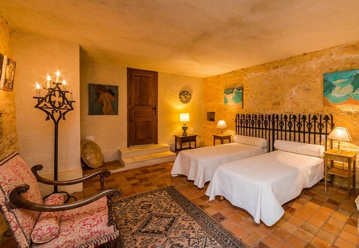 HLOAQU047FS003EH_Sauveterre_leprincenoir_Gérard_chambre1