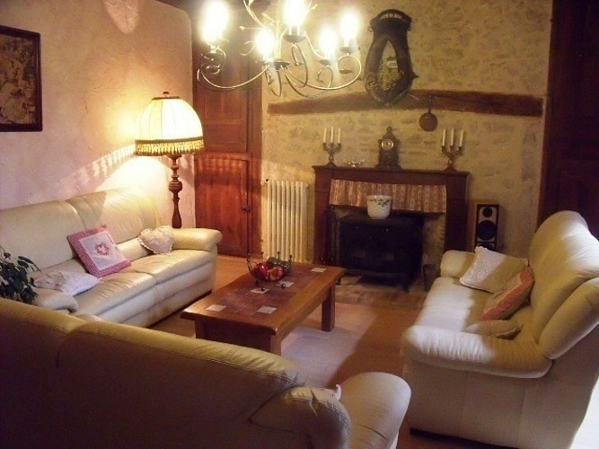 HLOAQU047FS003EV-Gite_les_lavandes_2