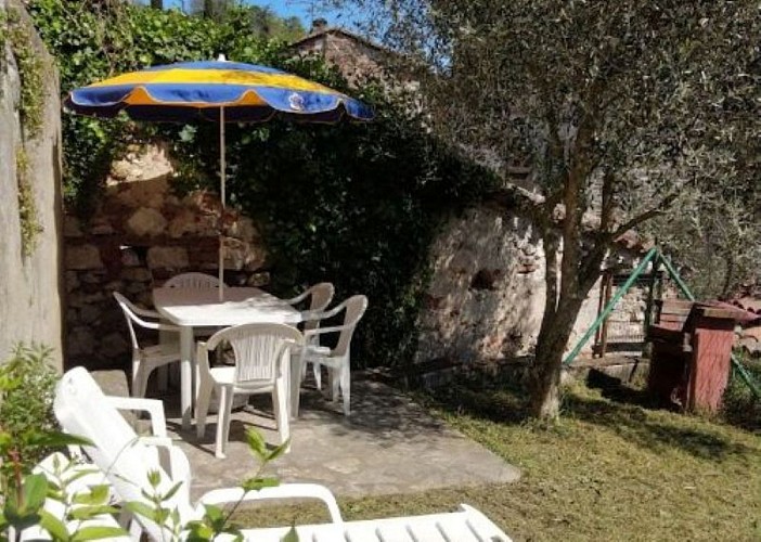 Jardin de 55 m² avec petit barbecue... 