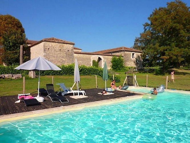 HLOAQU047V50014C_Thézac_Canel_les fours_piscine