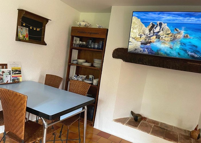 HLOAQU047V500MNI _012