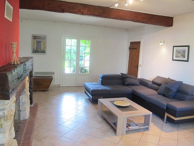 HLOAQU047V500Q3N_LEPARAVIS_LGC202_salon