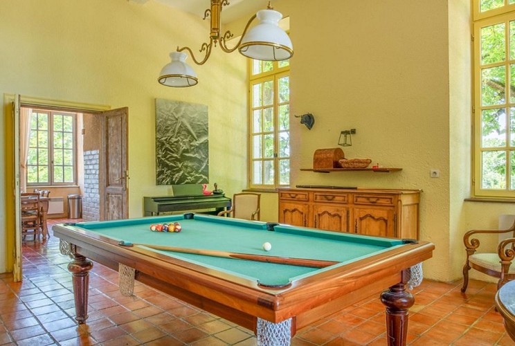 saint colomb de lauzun-la chartreuse-salon et billard