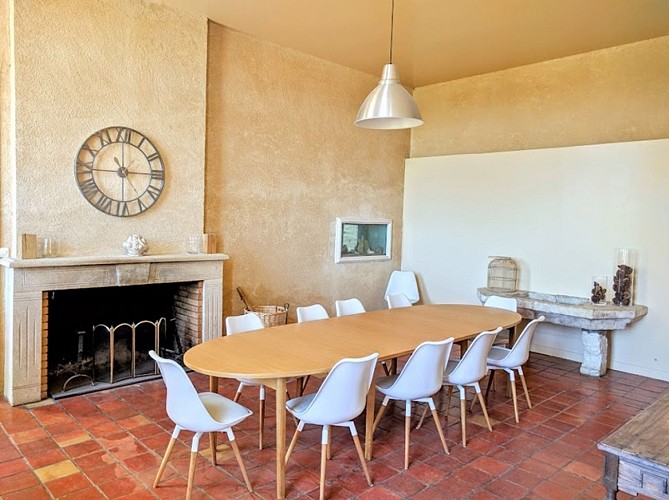 saint colomb de lauzun-la chartreuse-salle a manger