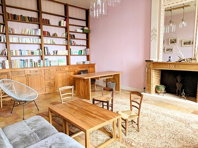 saint colomb de lauzun-la chartreuse-salon et biblio 1