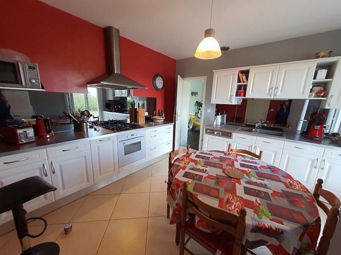 HLOAQU047V502N2N_Montesquieu_3