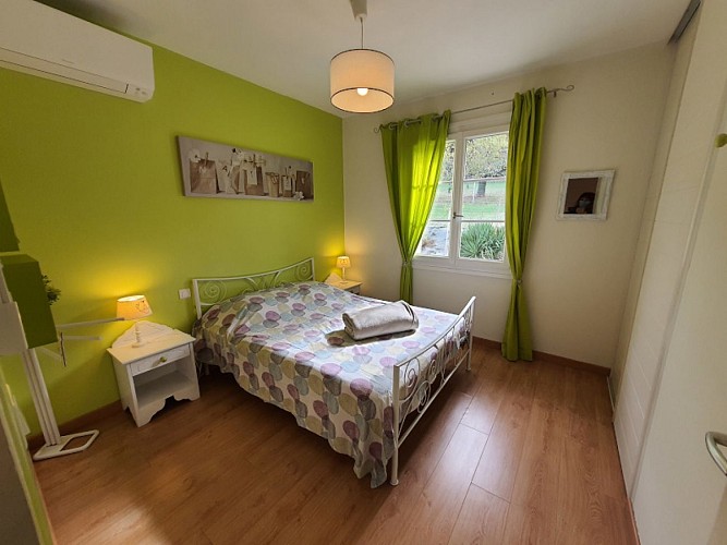 HLOAQU047V502N2N_Montesquieu_5