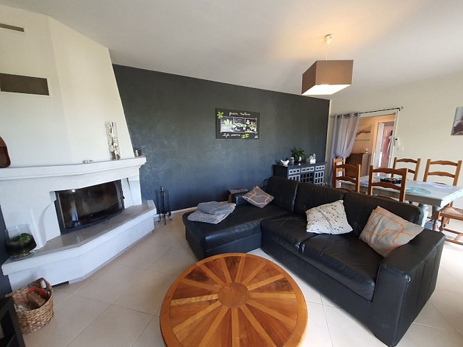 HLOAQU047V502N2N_Montesquieu_2