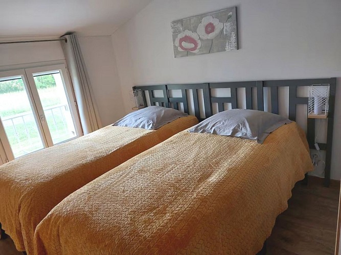 1aeaa1ba-f917-42ae-ad74-07e316310481