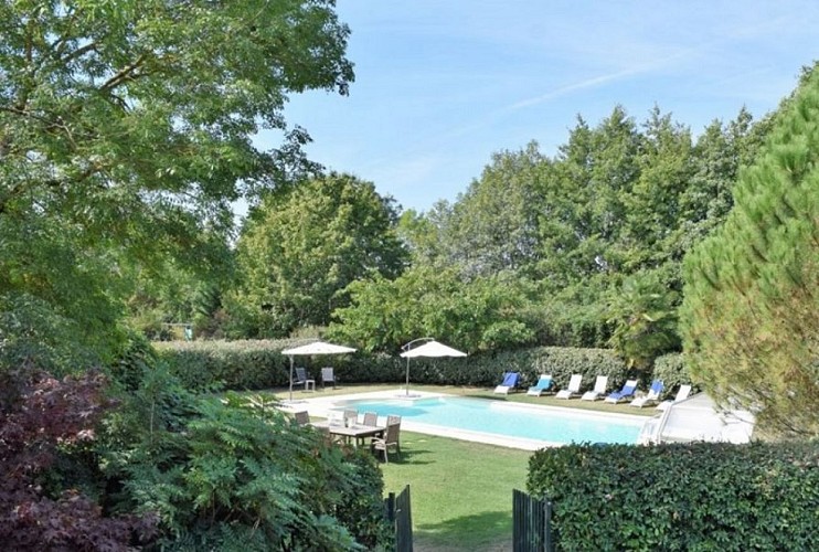 manoirduboutdupont-lasauvetat-piscine