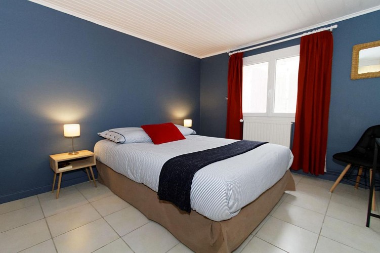 HLOAQU047V508BM9_3910_3