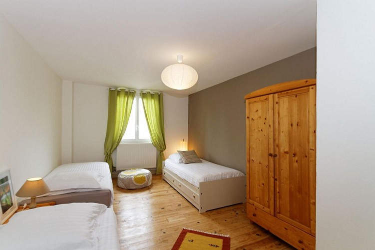 HLOAQU047V508BM9_3910_4