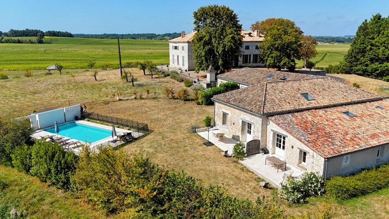 saint colomb de lauzun-gites monplaisir-maison et piscine
