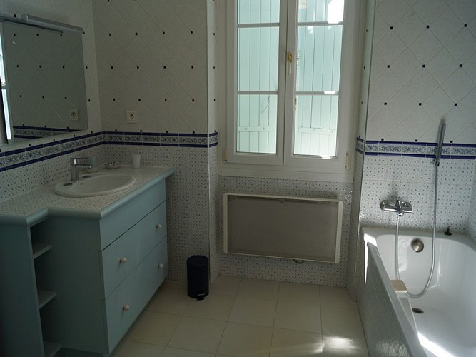 OTLT_HLO_gites du Vx Moulin_Le meunier_sdb