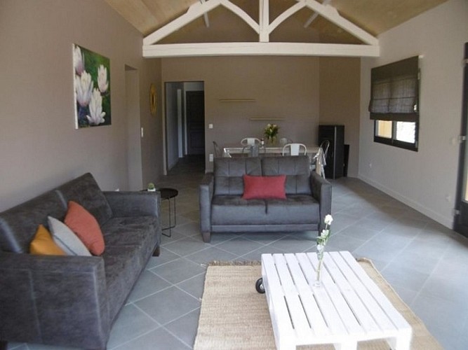 OTLT_HLO_Ferme de Douzon_Cabane de l'étang_Le Temple sur Lot_salon2