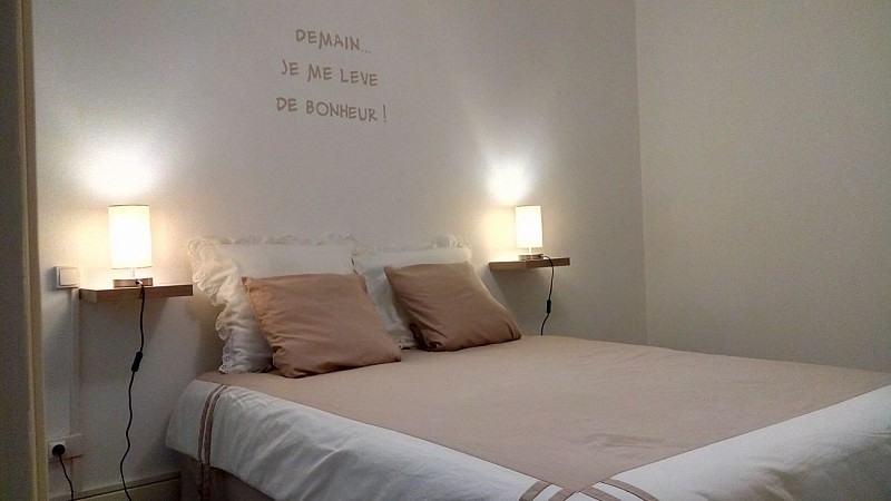 Appart-Agen-destination-agen-tourisme-chambre-01