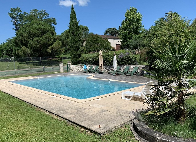 HLOAQU047V50BYUC_MOTHES DE BLANCHE_Piscine 2