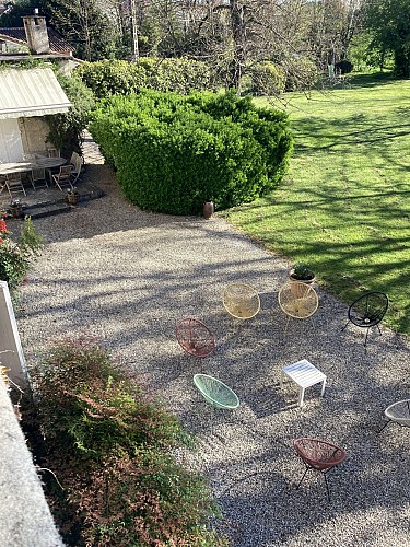 HLOAQU047V50BYUC_MOTHES DE BLANCHE_Terrasse